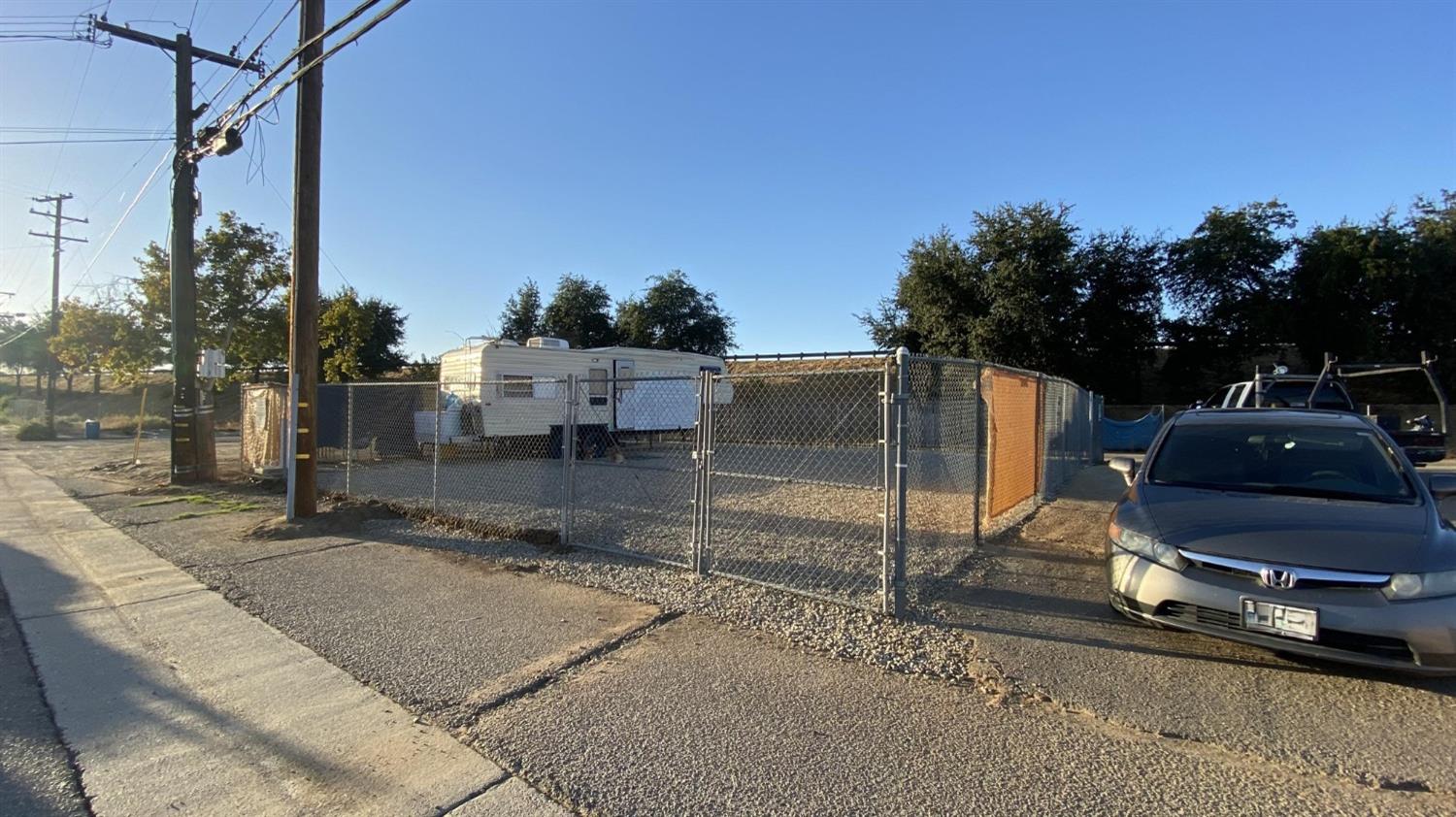 528 N Glenn Ave, Fresno, CA 93701