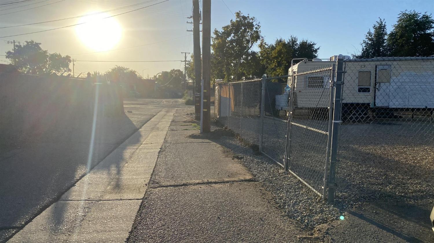 528 N Glenn Ave, Fresno, CA 93701