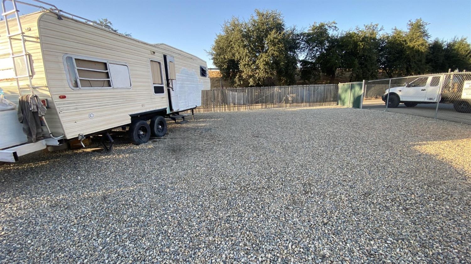 528 N Glenn Ave, Fresno, CA 93701