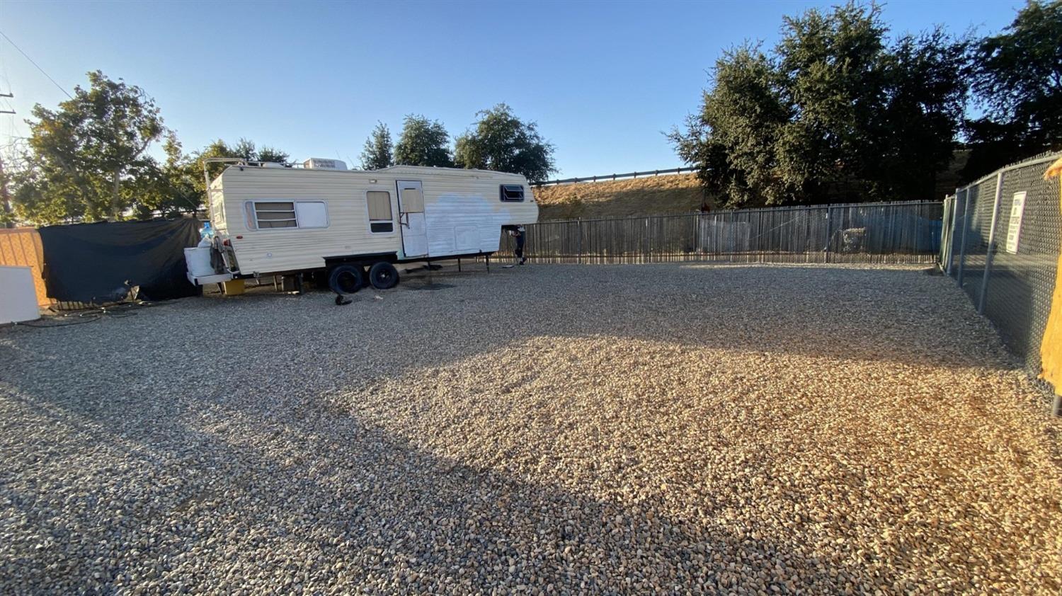 528 N Glenn Ave, Fresno, CA 93701