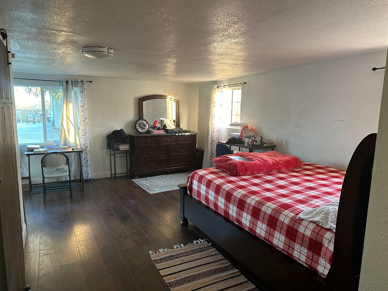 6102 S Cherry Ave, Fresno, CA 93706