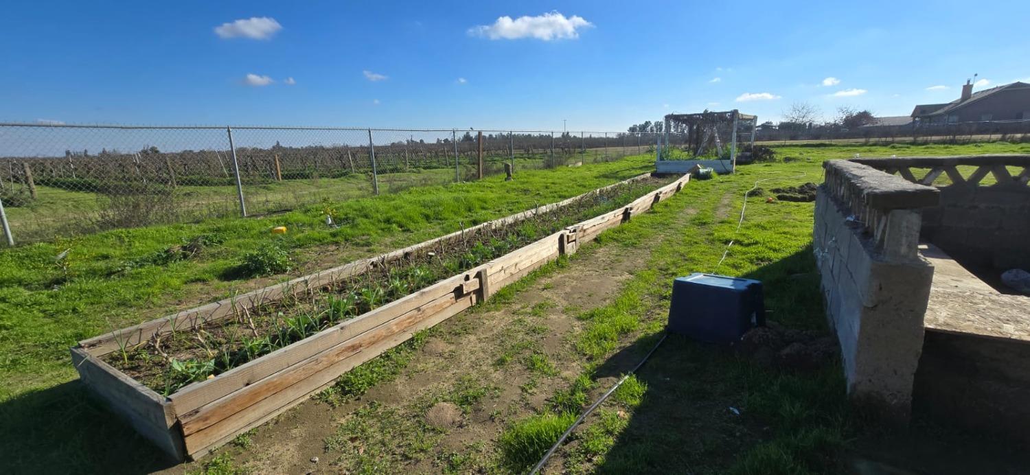 6102 S Cherry Ave, Fresno, CA 93706