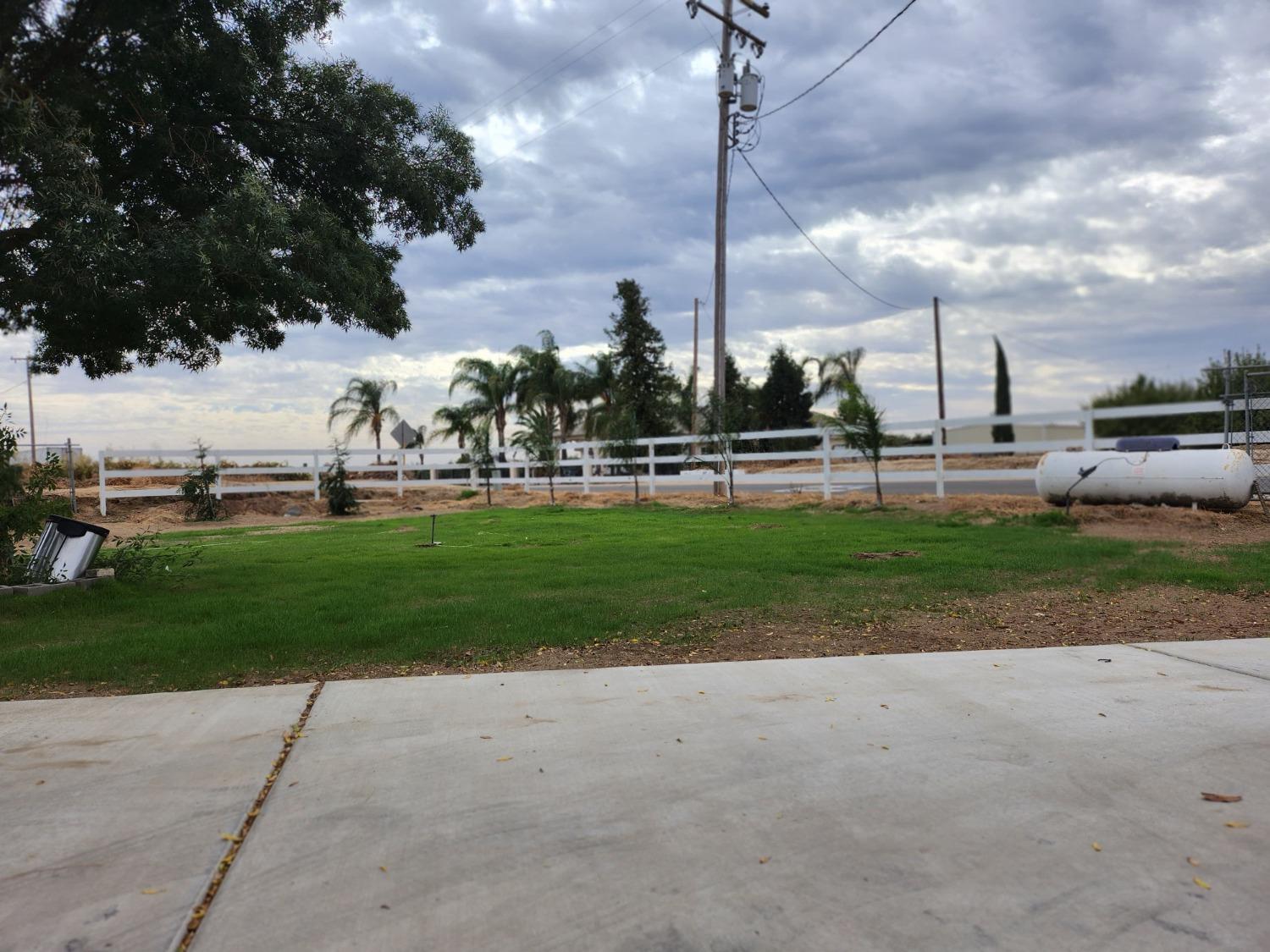 6102 S Cherry Ave, Fresno, CA 93706