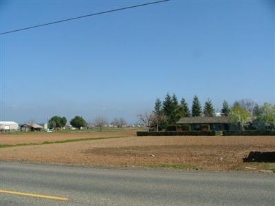 4588 N Mccall Ave, Sanger, CA 93657
