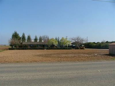 4588 N Mccall Ave, Sanger, CA 93657