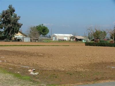 4588 N Mccall Ave, Sanger, CA 93657