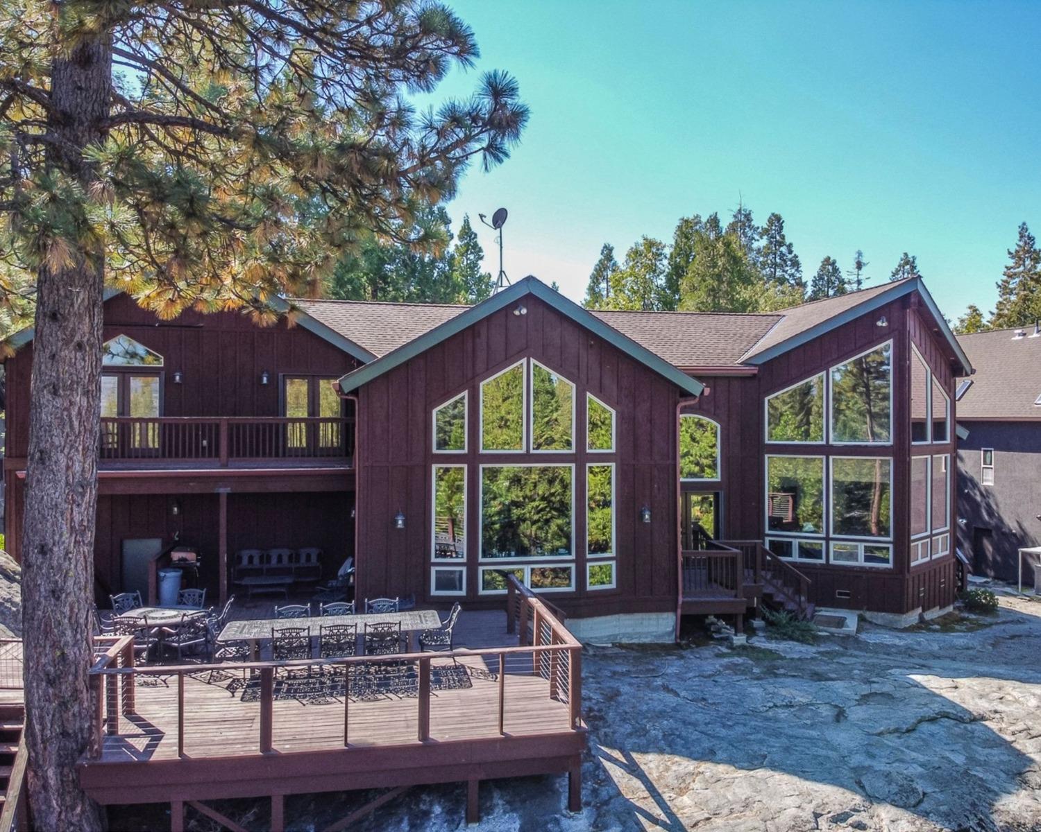 42389 Pinnacle Ln, Shaver Lake, CA 93664