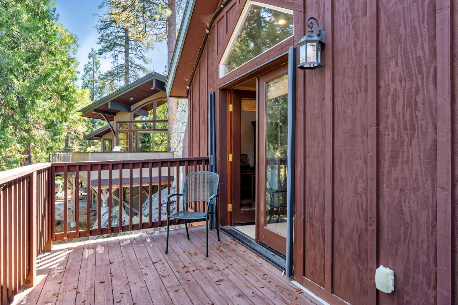 42389 Pinnacle Ln, Shaver Lake, CA 93664
