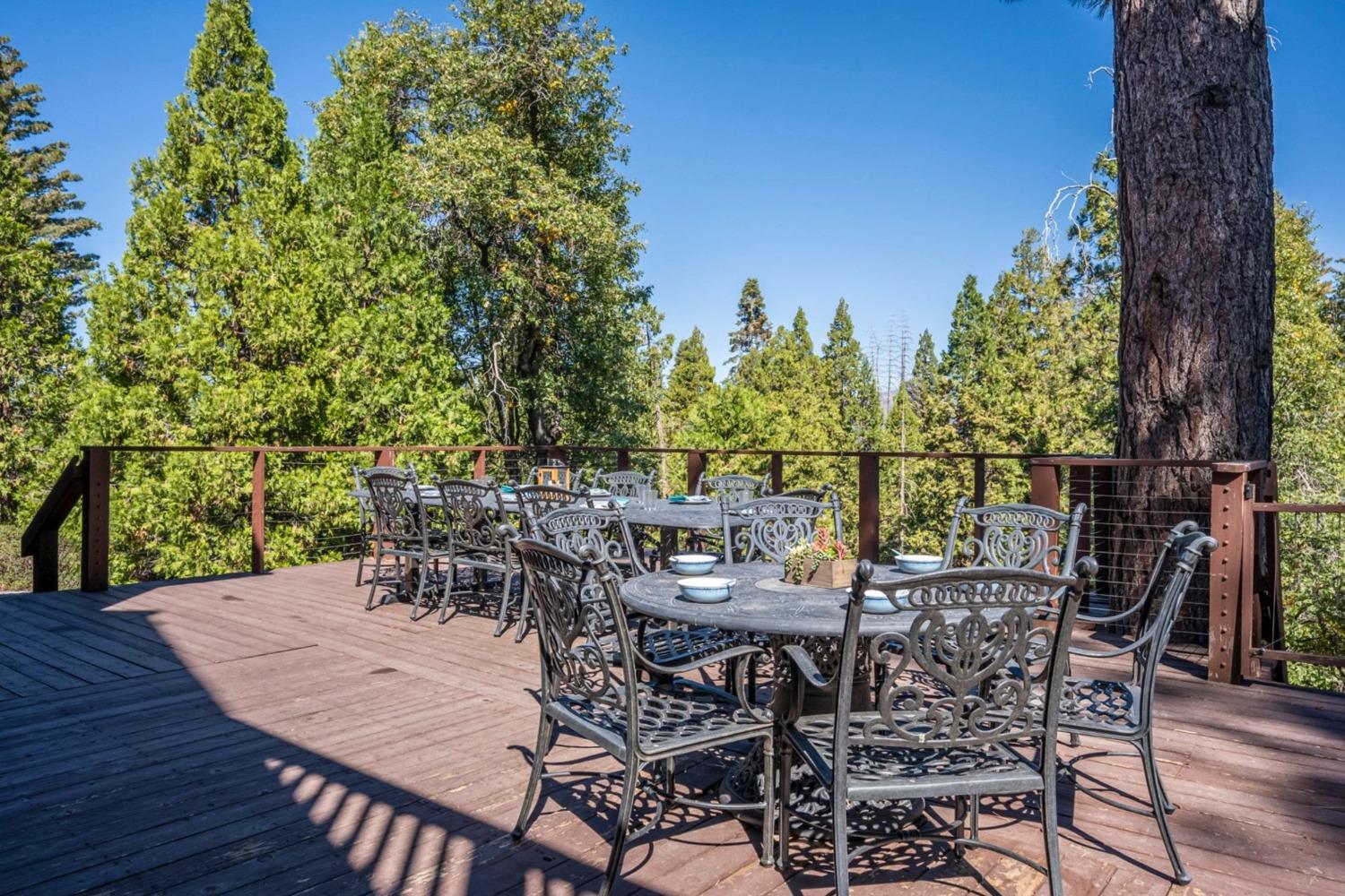 42389 Pinnacle Ln, Shaver Lake, CA 93664