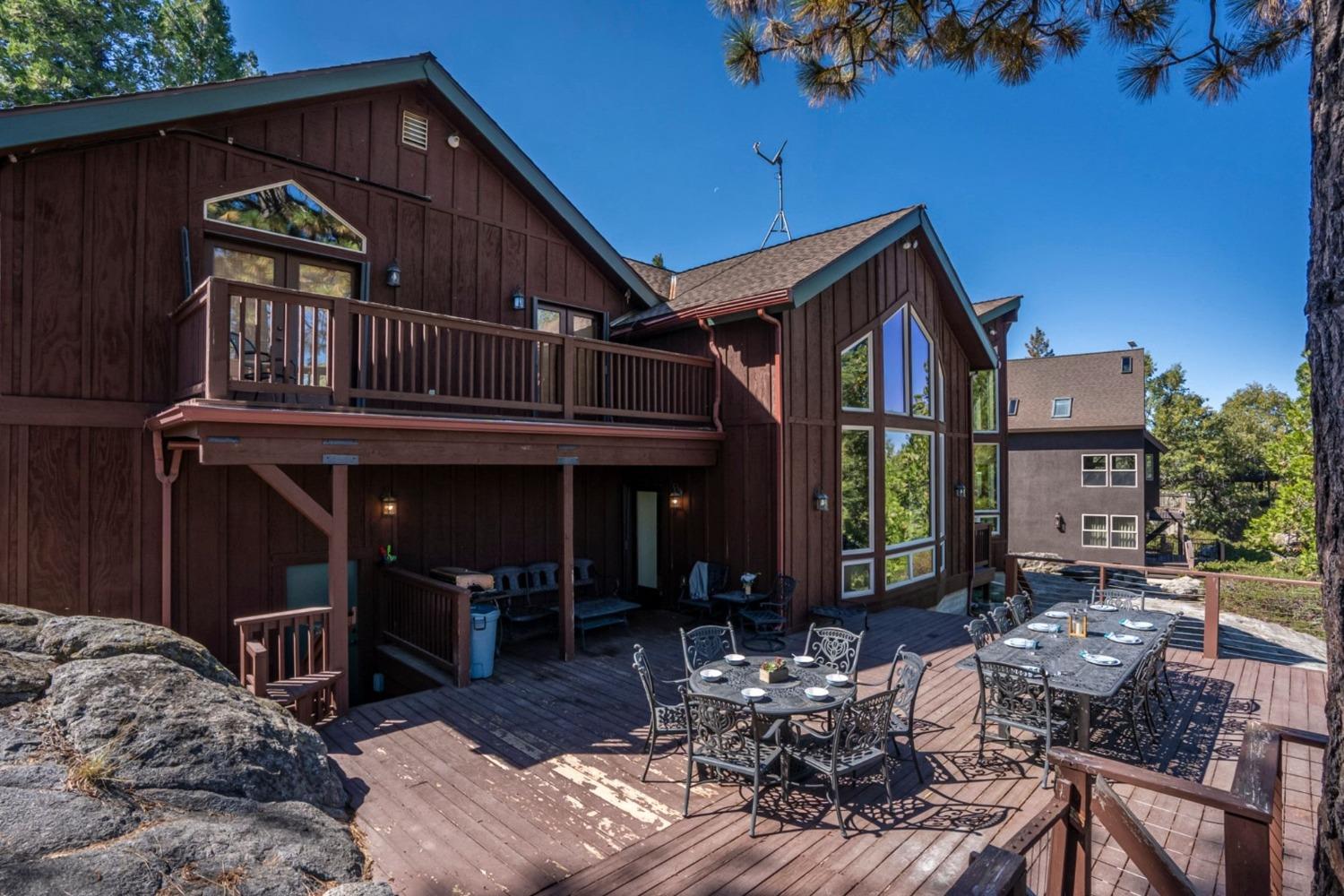 42389 Pinnacle Ln, Shaver Lake, CA 93664