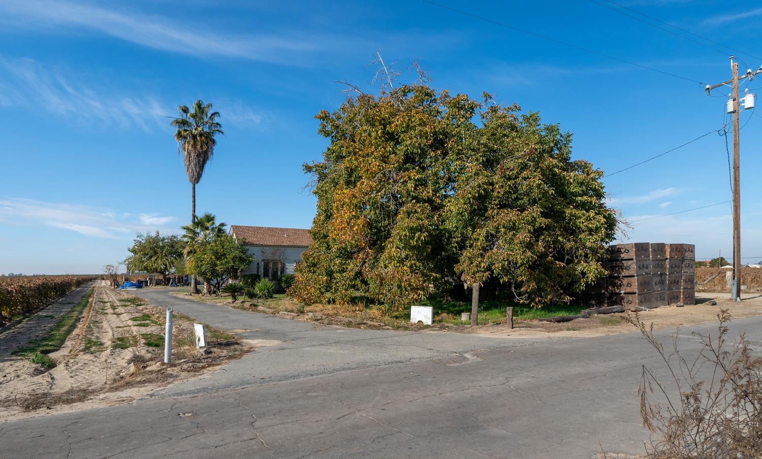 8139 S Kenneth Ave, Fowler, CA 93625