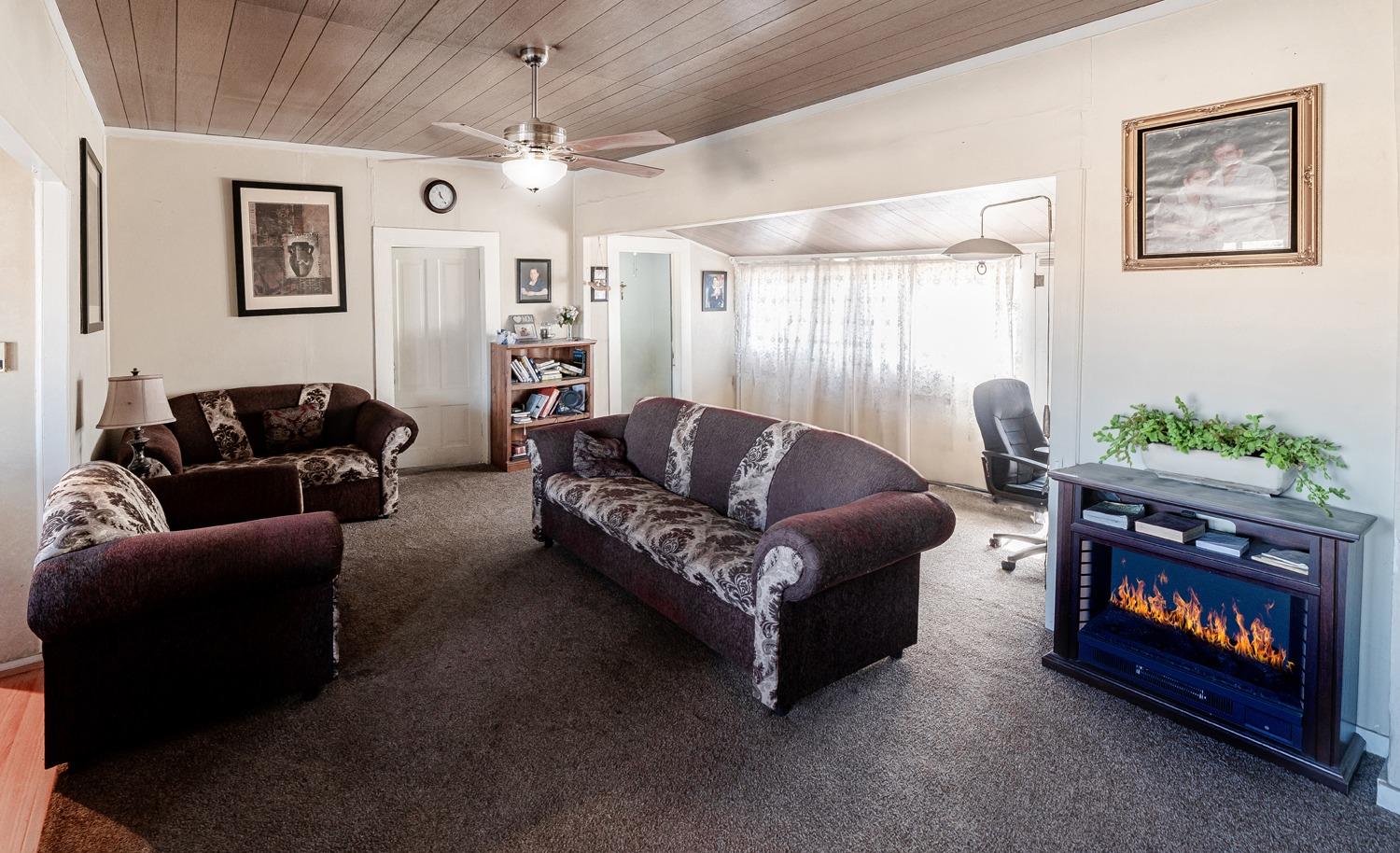 8139 S Kenneth Ave, Fowler, CA 93625