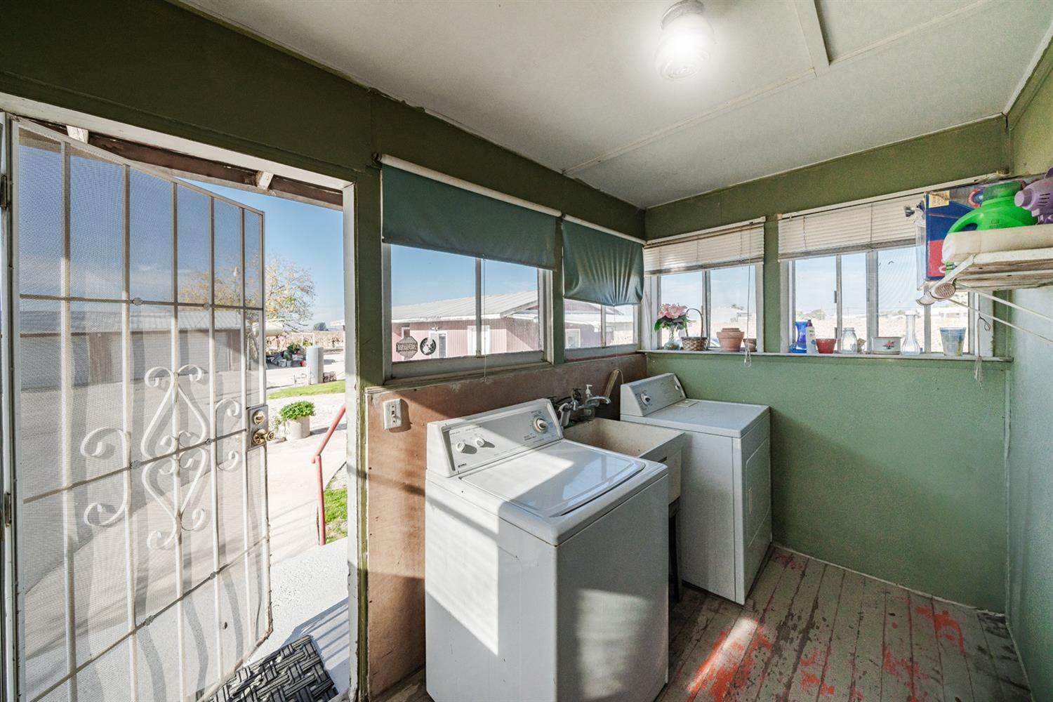 8139 S Kenneth Ave, Fowler, CA 93625