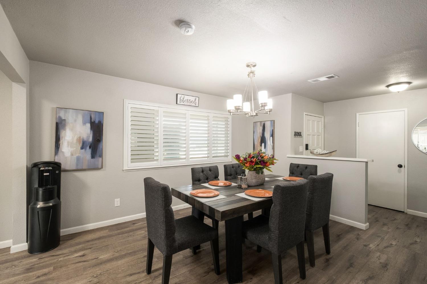 6316 N Poplar Ave, Fresno, CA 93704