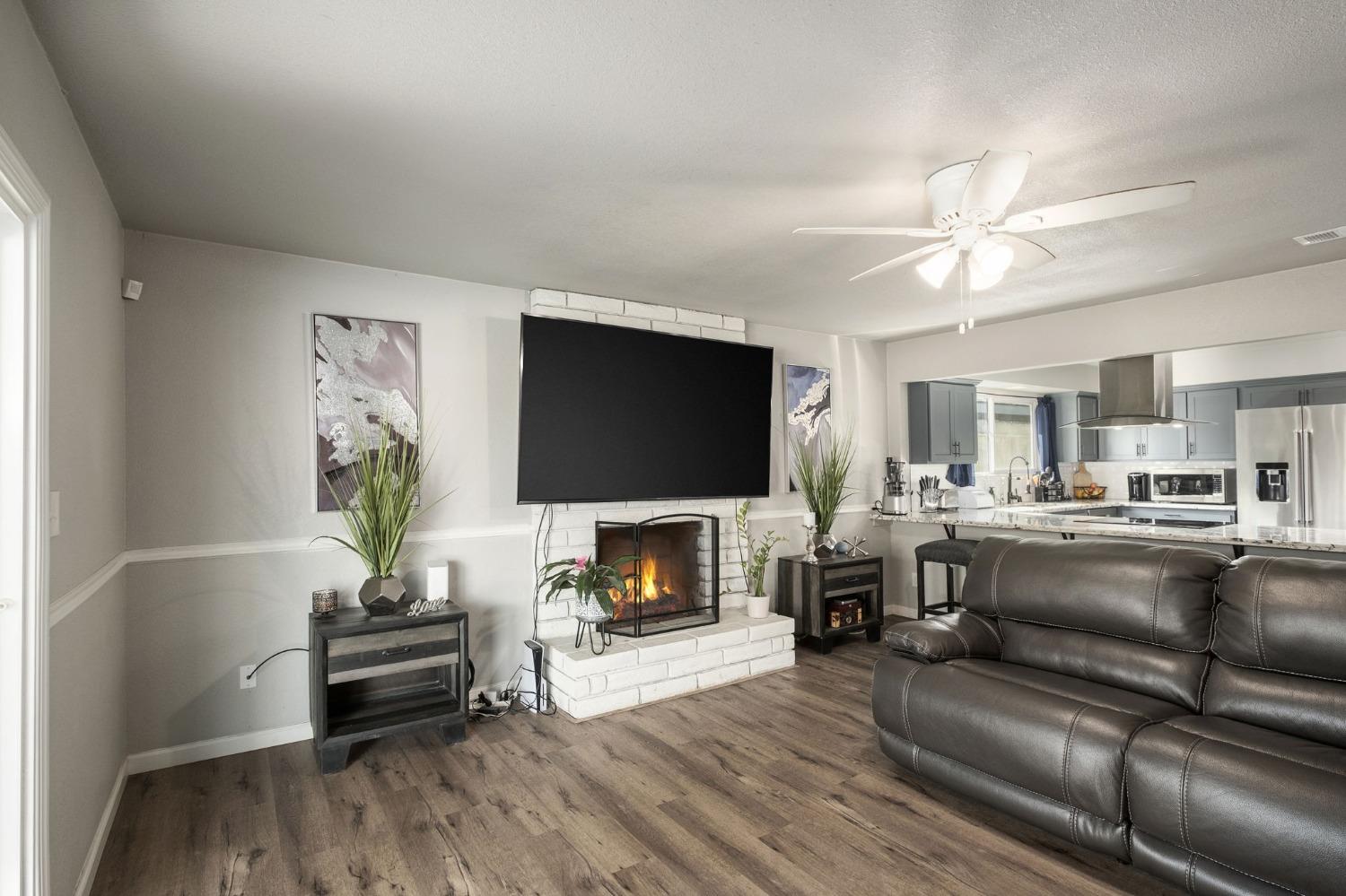 6316 N Poplar Ave, Fresno, CA 93704