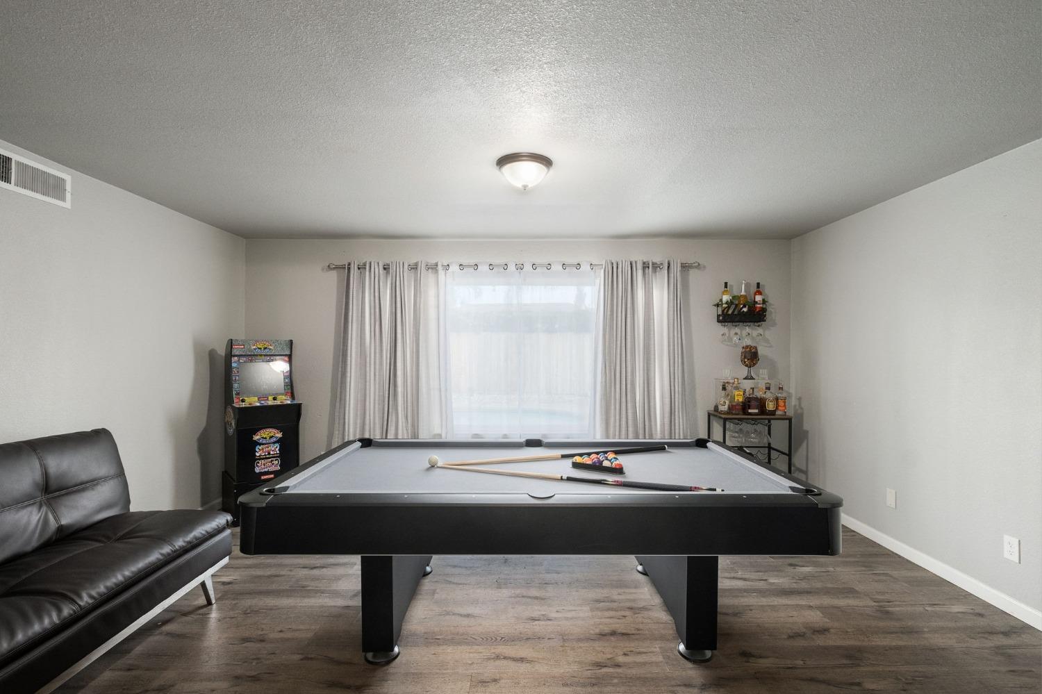 6316 N Poplar Ave, Fresno, CA 93704