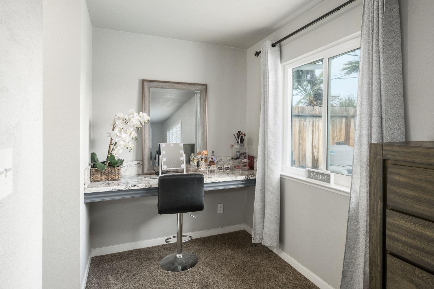 6316 N Poplar Ave, Fresno, CA 93704