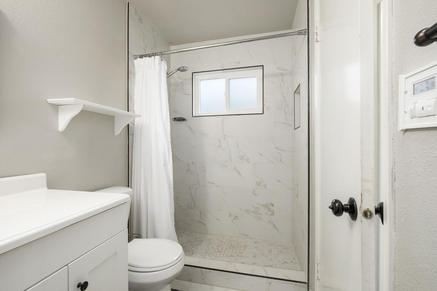 6316 N Poplar Ave, Fresno, CA 93704