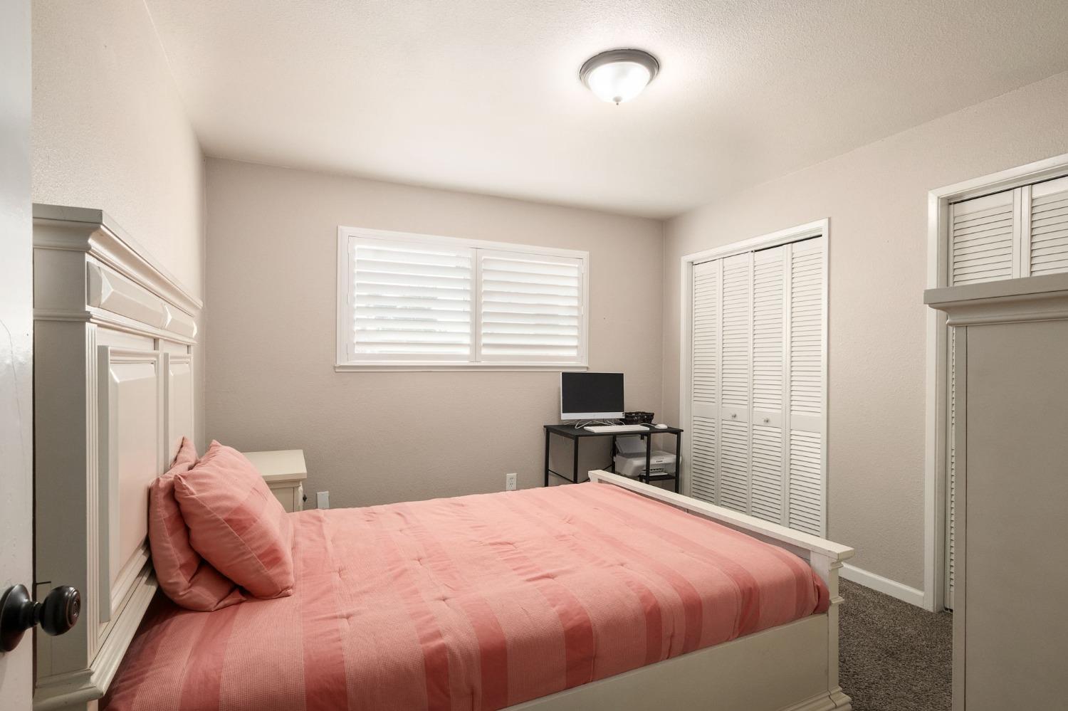 6316 N Poplar Ave, Fresno, CA 93704