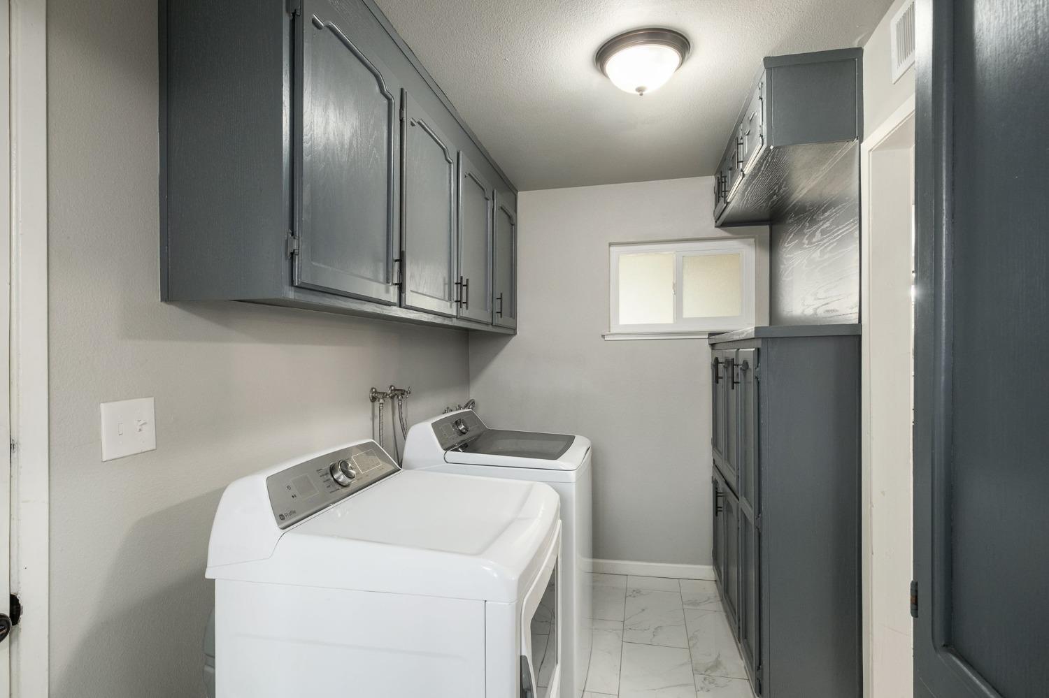 6316 N Poplar Ave, Fresno, CA 93704