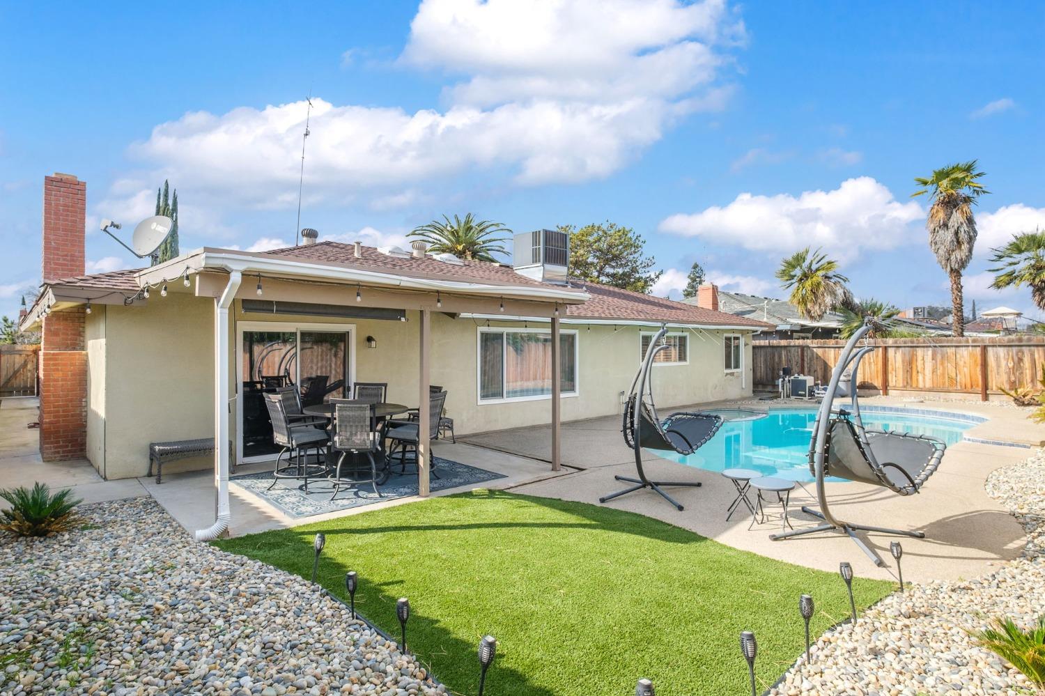 6316 N Poplar Ave, Fresno, CA 93704