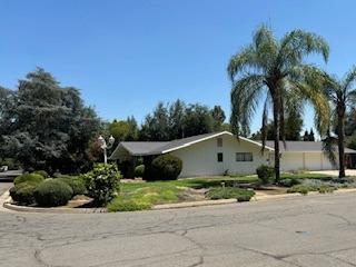 2571 W Magill Ave, Fresno, CA 93711