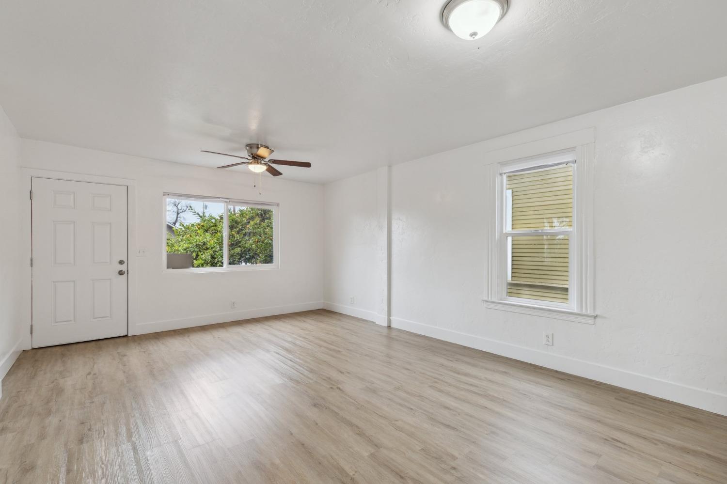 320 N Effie St, Fresno, CA 93701