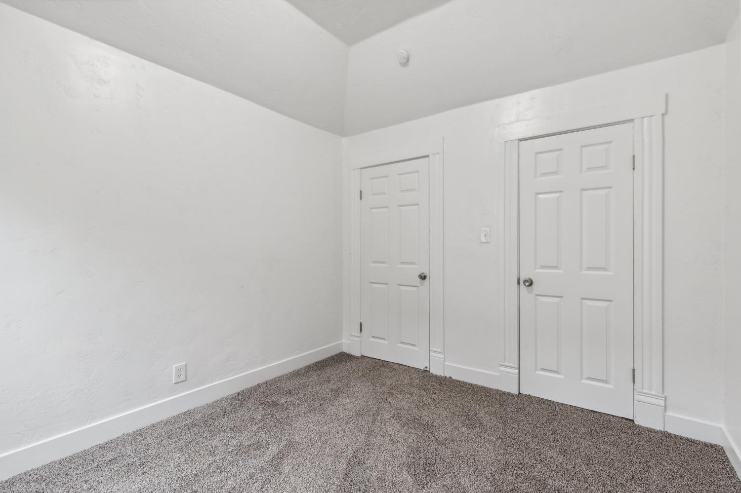 320 N Effie St, Fresno, CA 93701