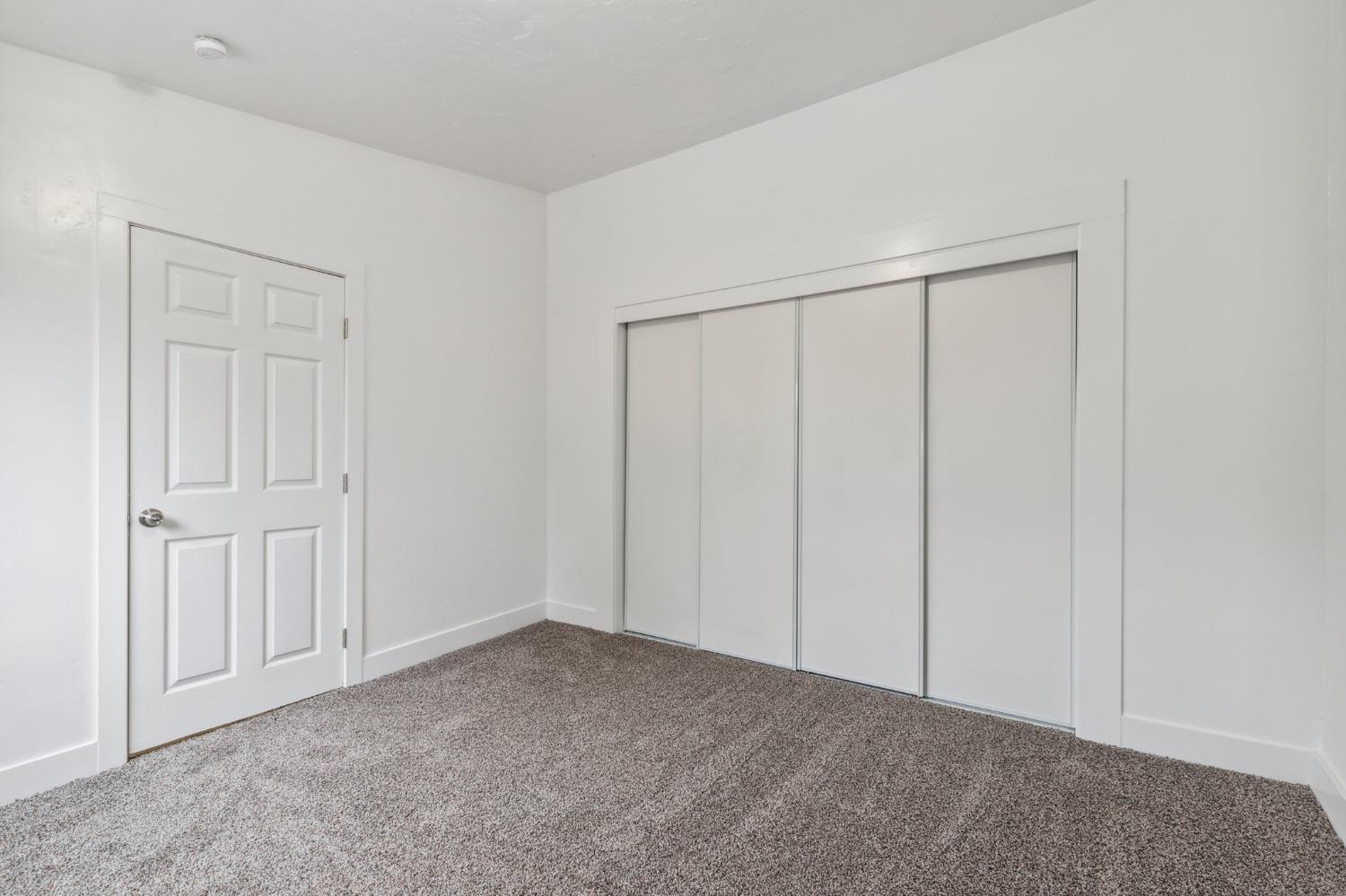 320 N Effie St, Fresno, CA 93701