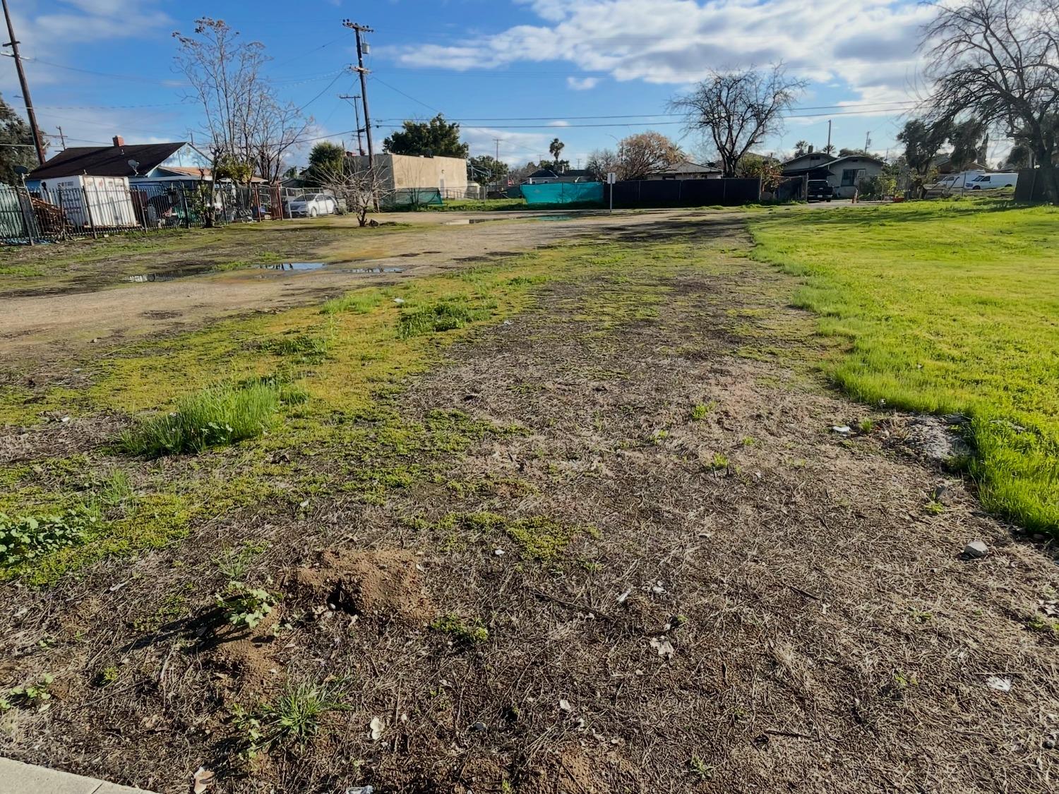 236 E Whitesbridge Ave, Fresno, CA 93706