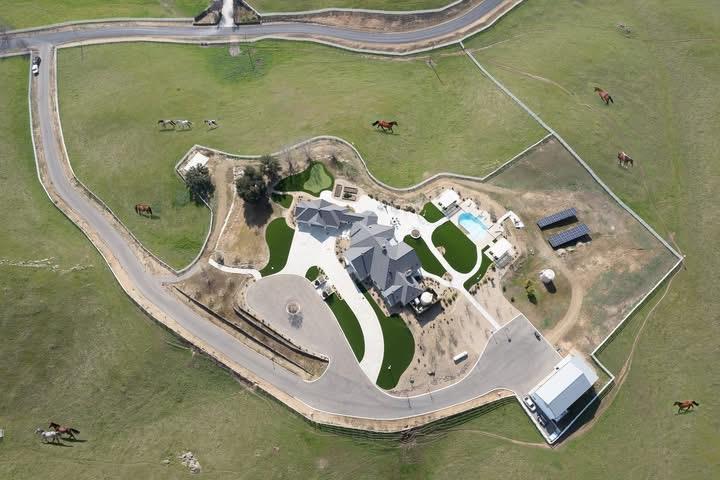 18300 Watts Valley Rd, Sanger, CA 93657