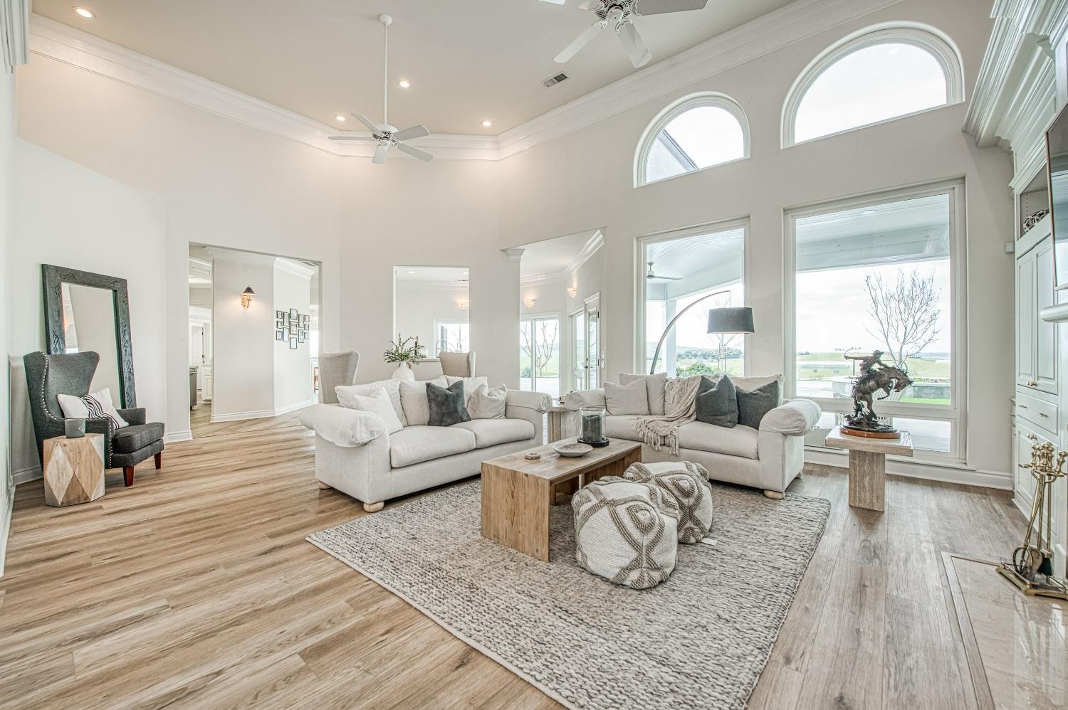 18300 Watts Valley Rd, Sanger, CA 93657