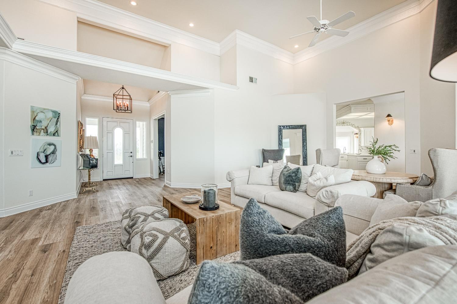 18300 Watts Valley Rd, Sanger, CA 93657