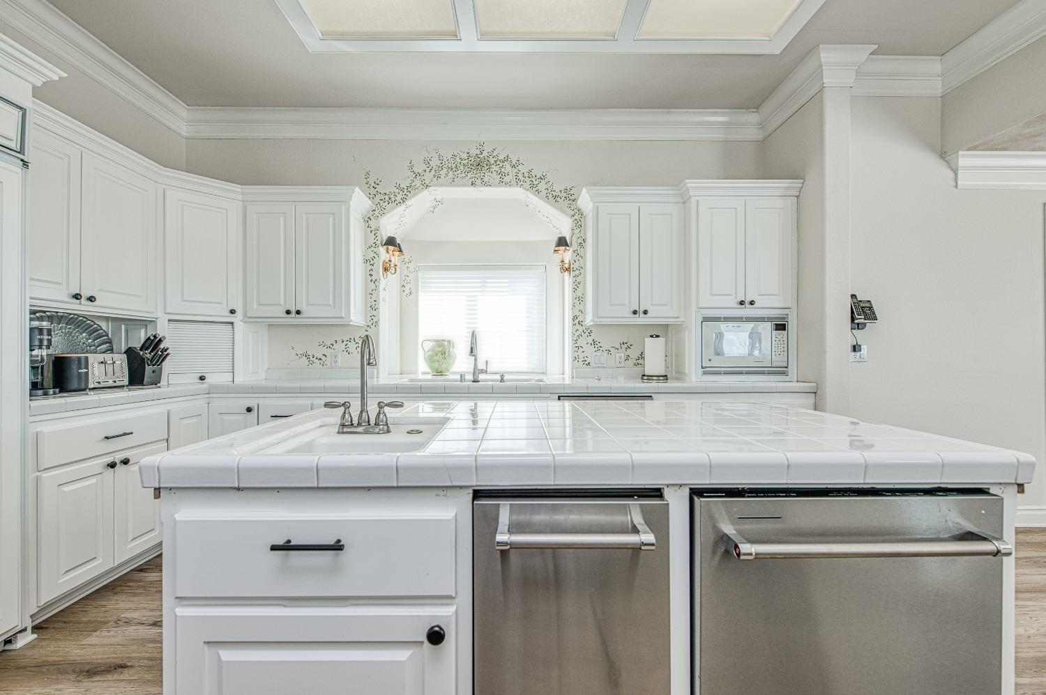 18300 Watts Valley Rd, Sanger, CA 93657