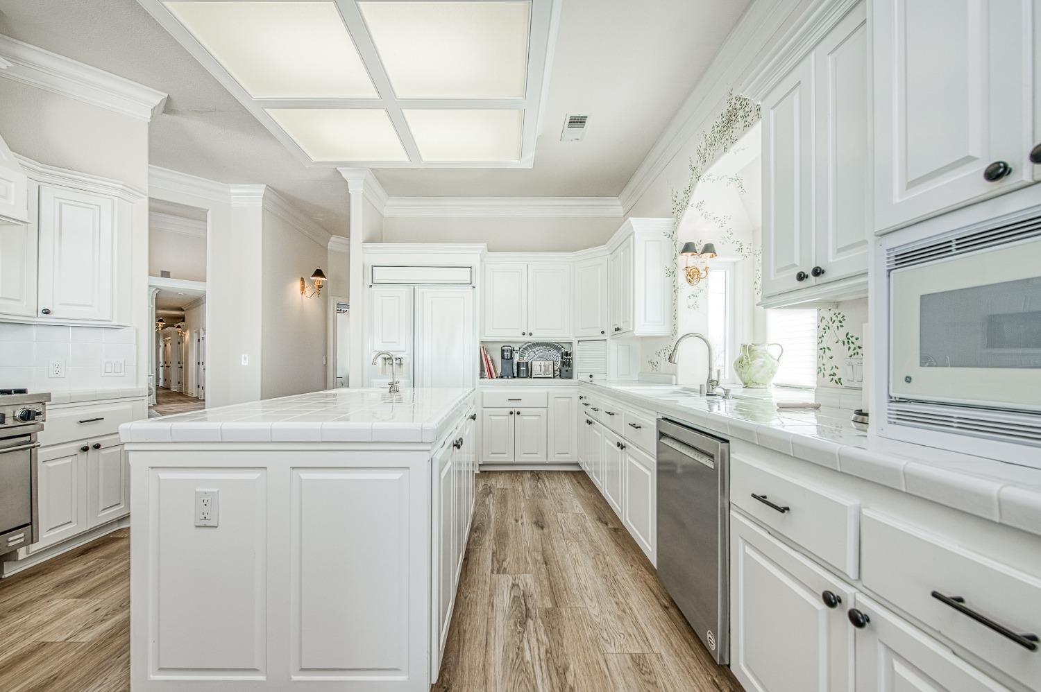 18300 Watts Valley Rd, Sanger, CA 93657