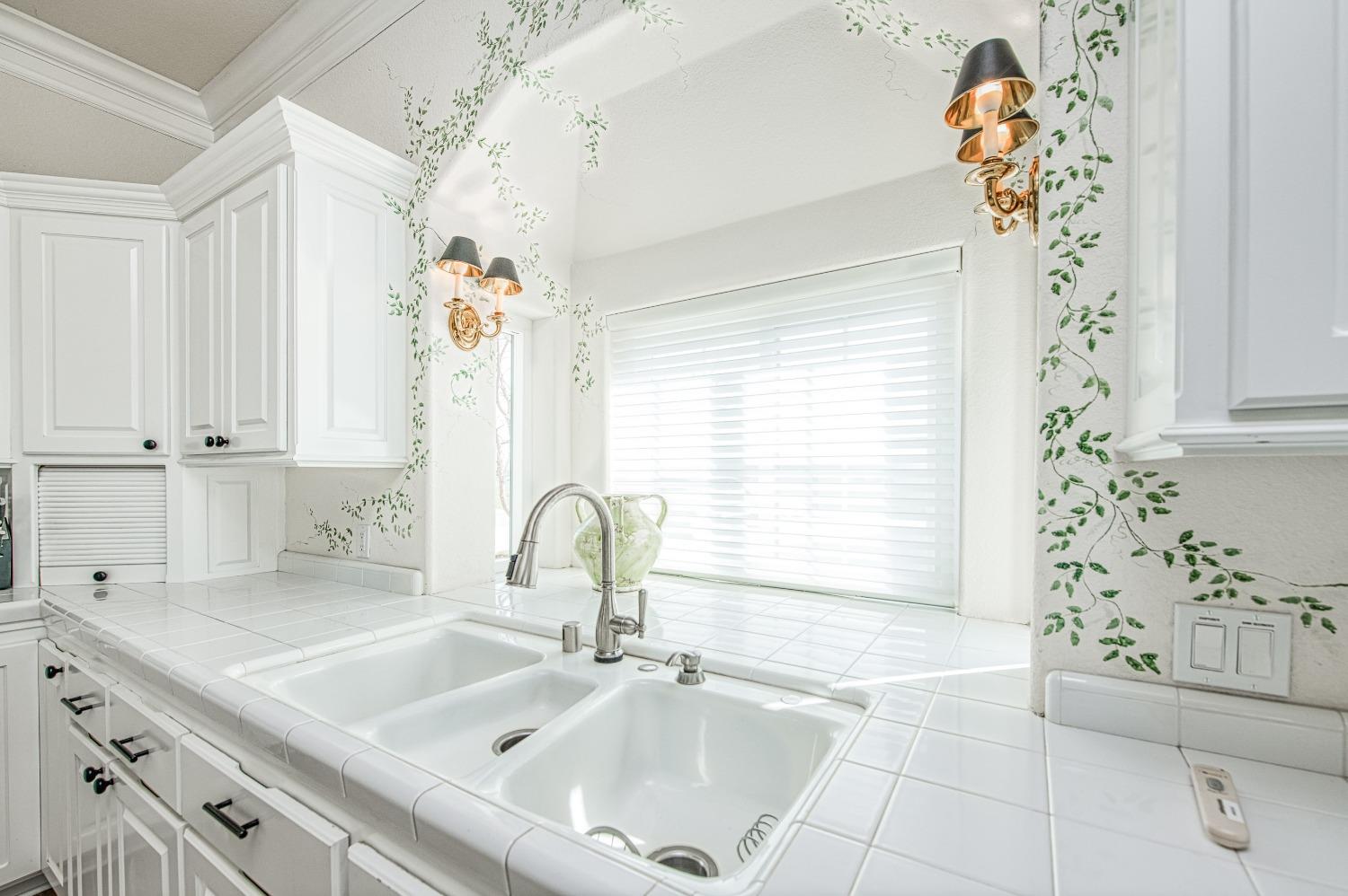 18300 Watts Valley Rd, Sanger, CA 93657