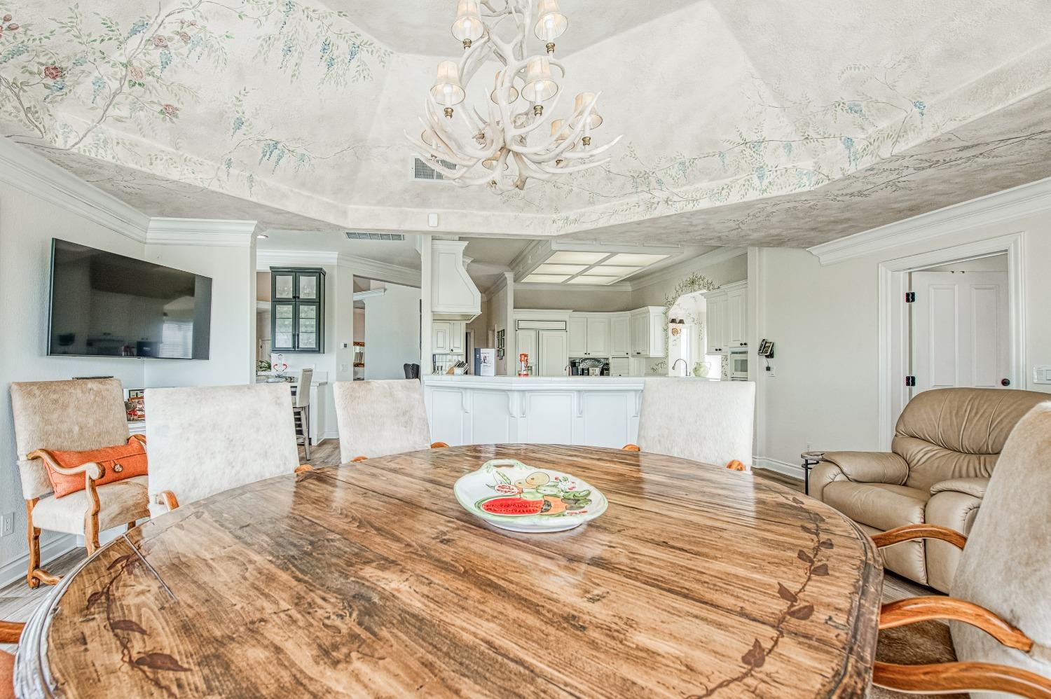 18300 Watts Valley Rd, Sanger, CA 93657