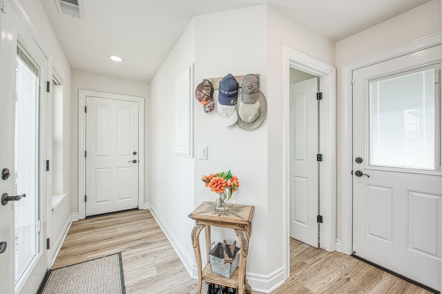 18300 Watts Valley Rd, Sanger, CA 93657