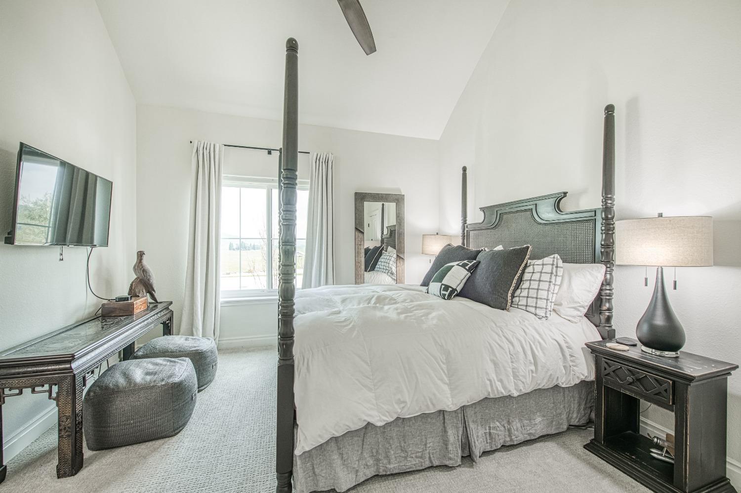 18300 Watts Valley Rd, Sanger, CA 93657