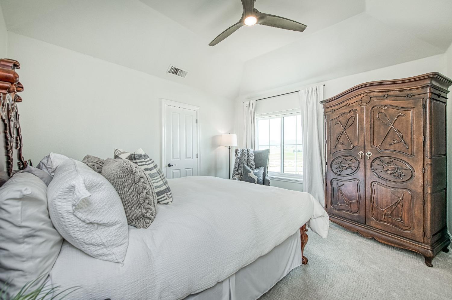 18300 Watts Valley Rd, Sanger, CA 93657