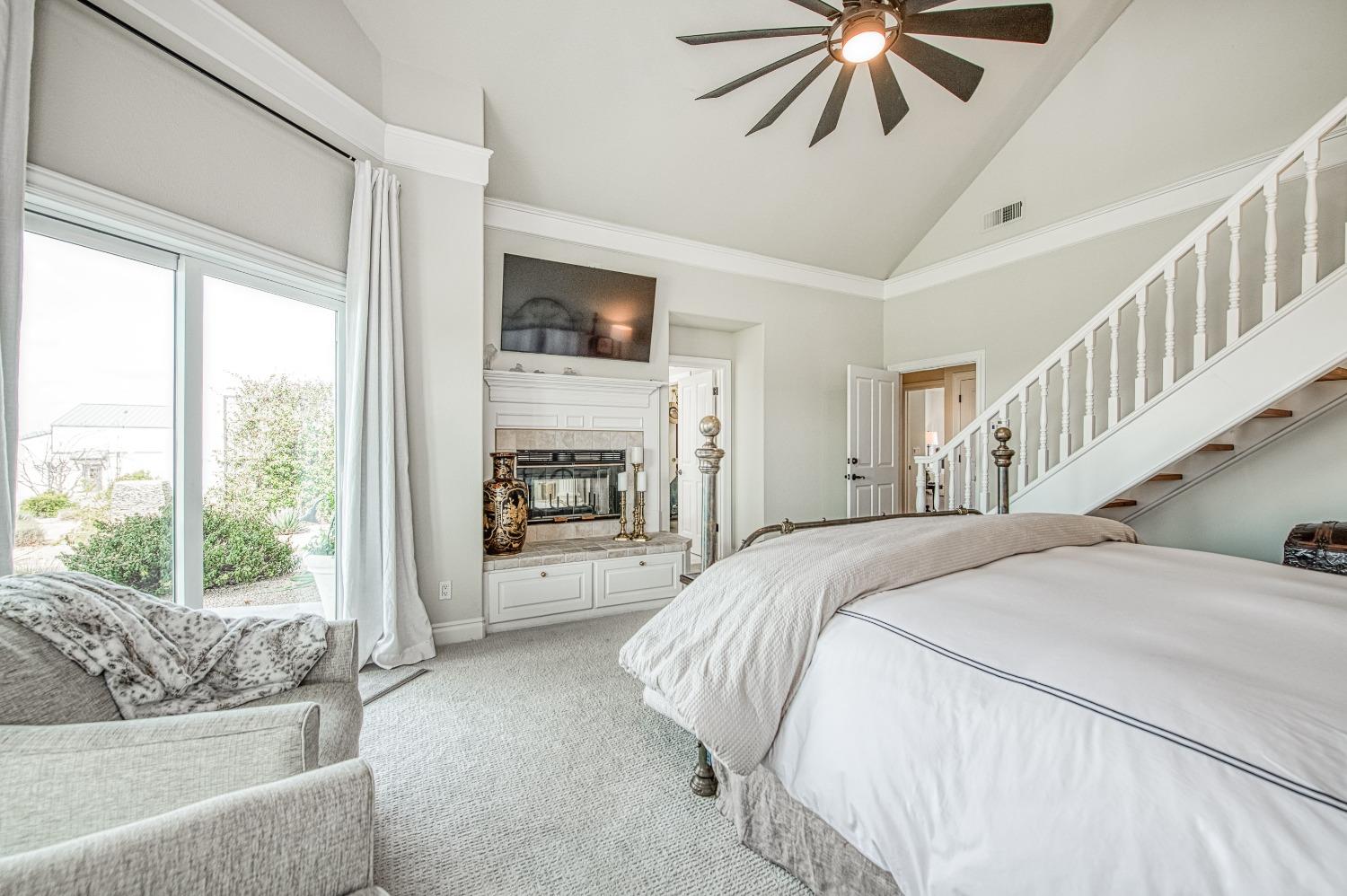 18300 Watts Valley Rd, Sanger, CA 93657