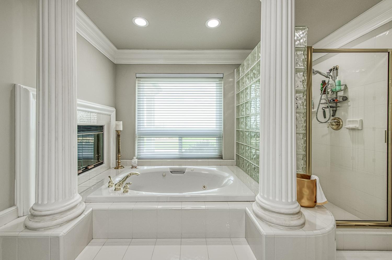 18300 Watts Valley Rd, Sanger, CA 93657