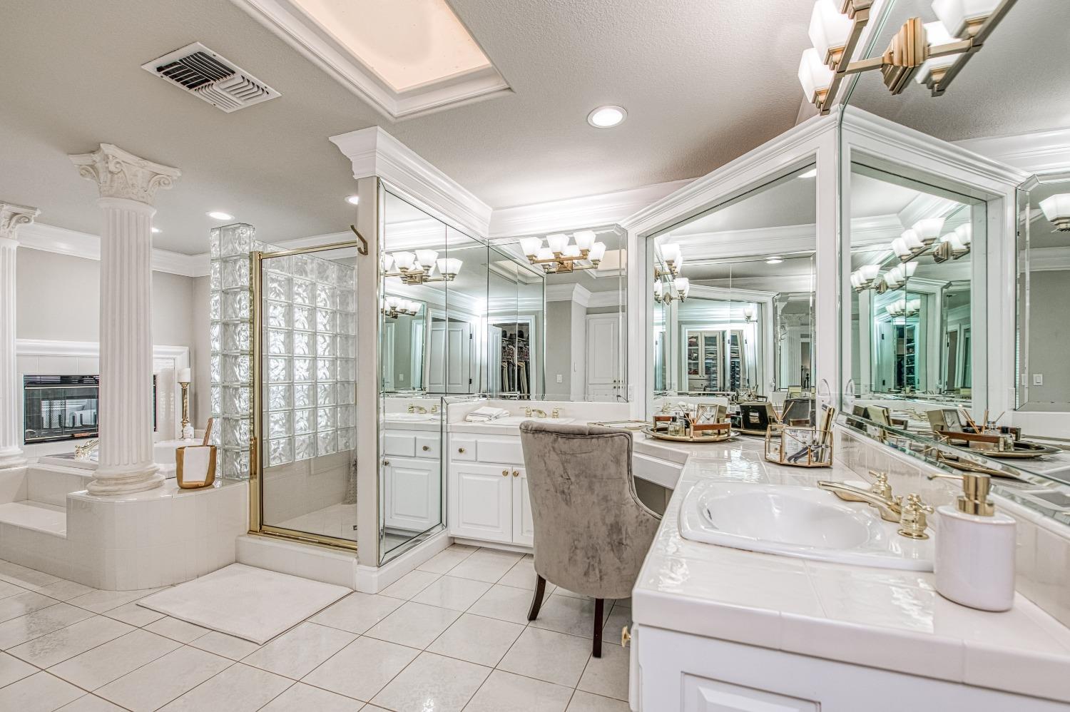 18300 Watts Valley Rd, Sanger, CA 93657