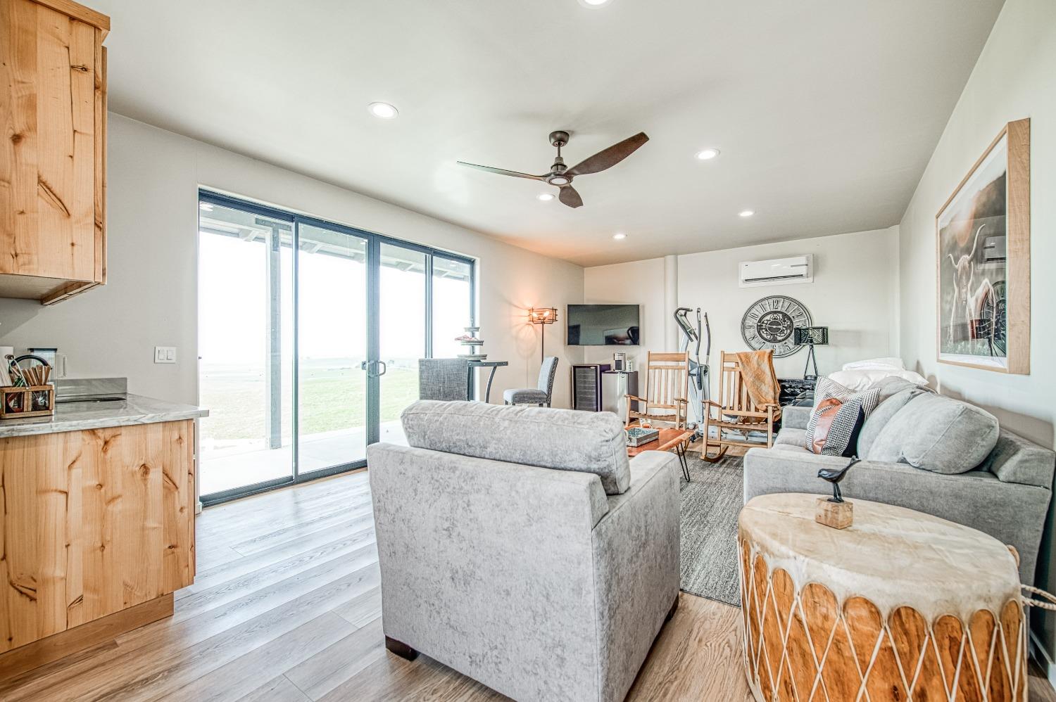 18300 Watts Valley Rd, Sanger, CA 93657