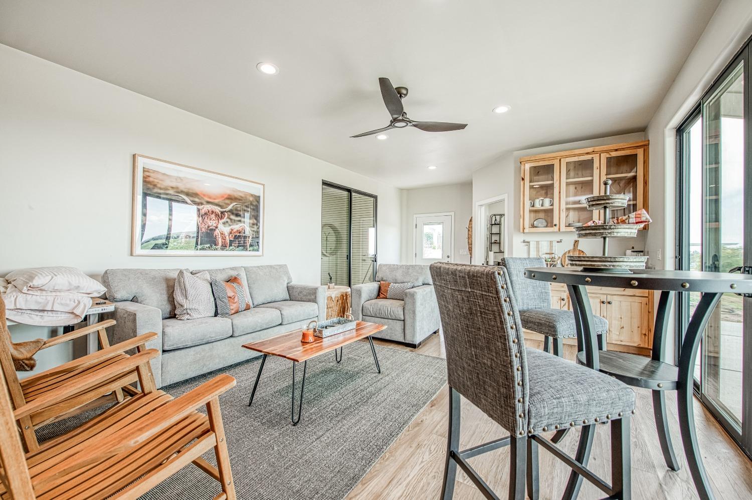 18300 Watts Valley Rd, Sanger, CA 93657