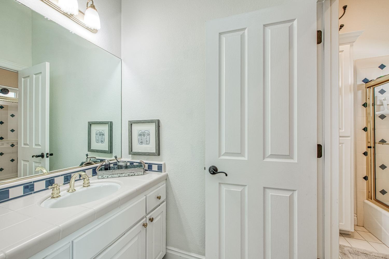 18300 Watts Valley Rd, Sanger, CA 93657