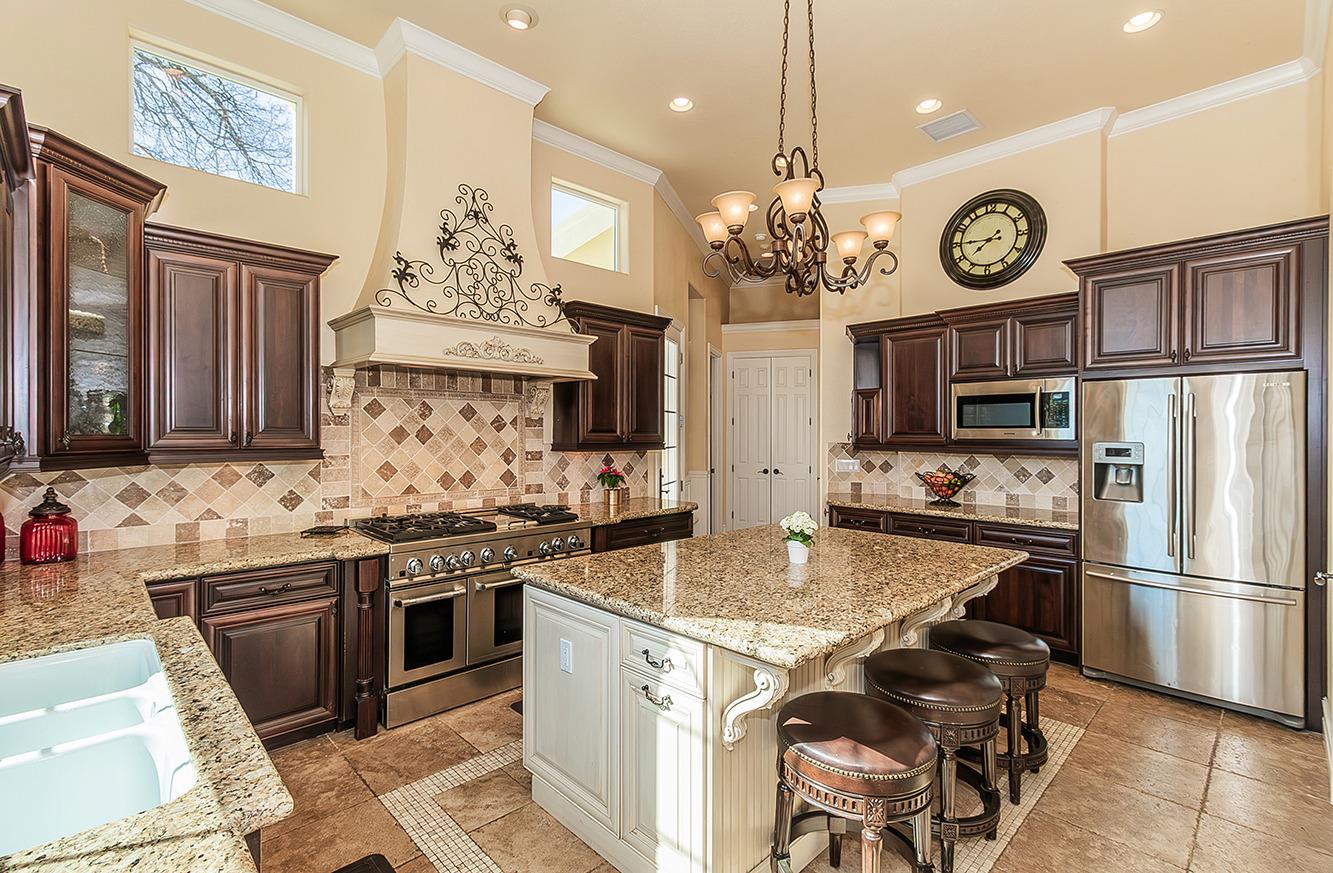 14505 Blue Drake Ln, Prather, CA 93651