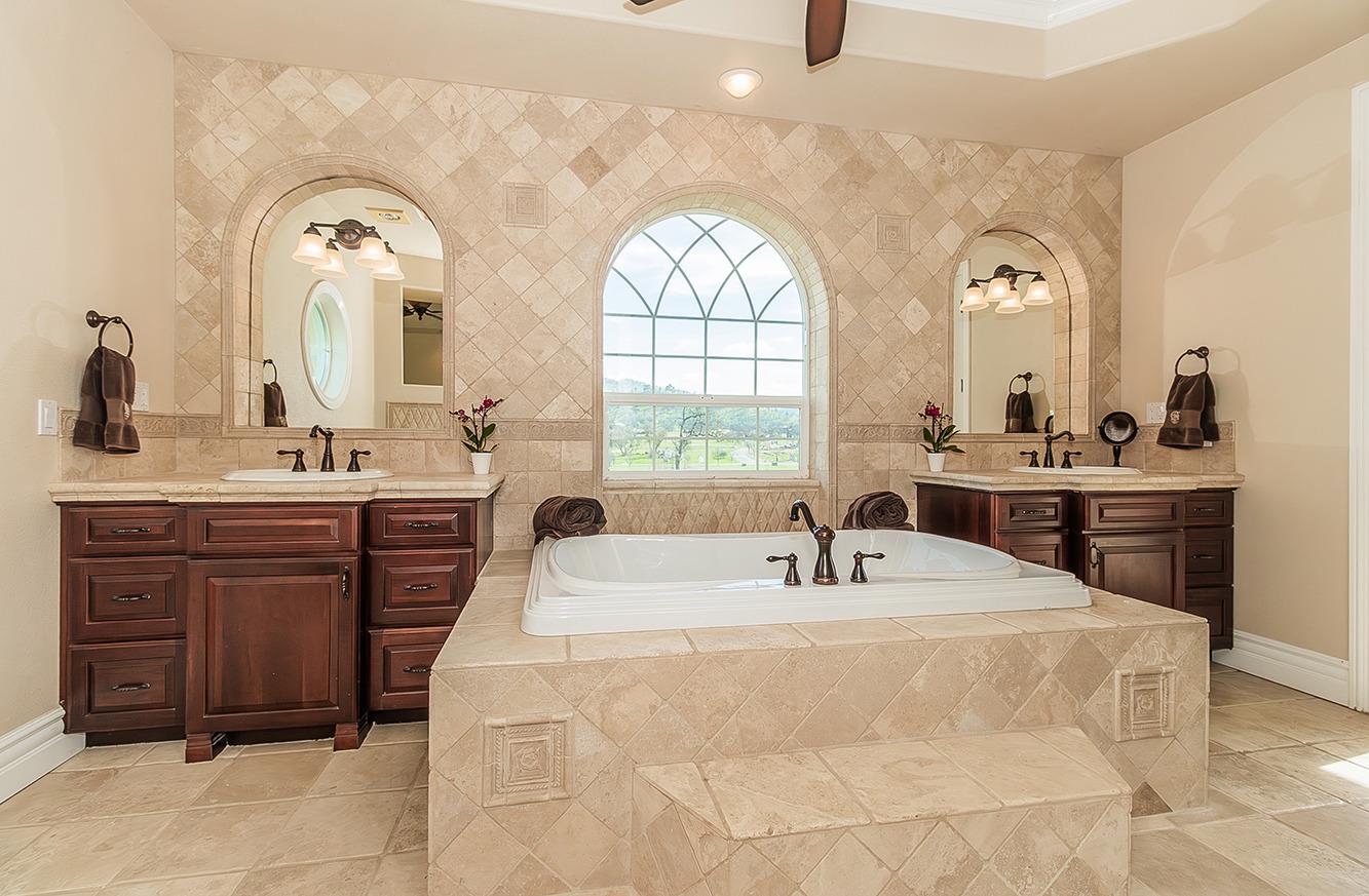 14505 Blue Drake Ln, Prather, CA 93651