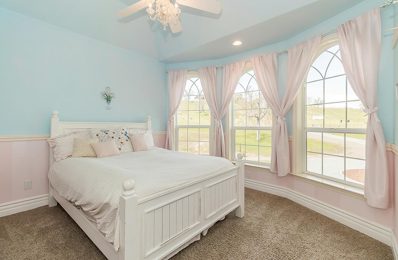 14505 Blue Drake Ln, Prather, CA 93651