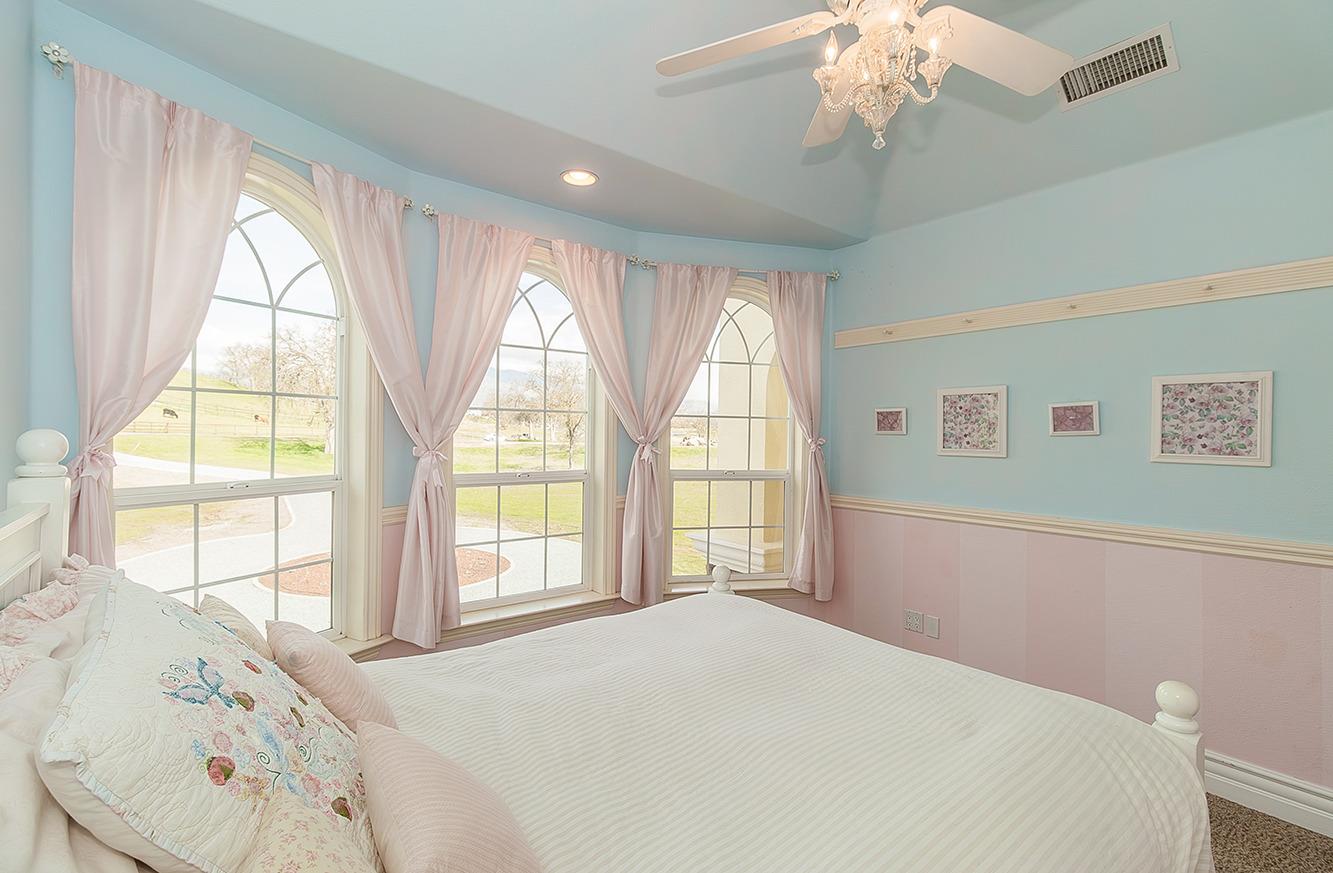 14505 Blue Drake Ln, Prather, CA 93651
